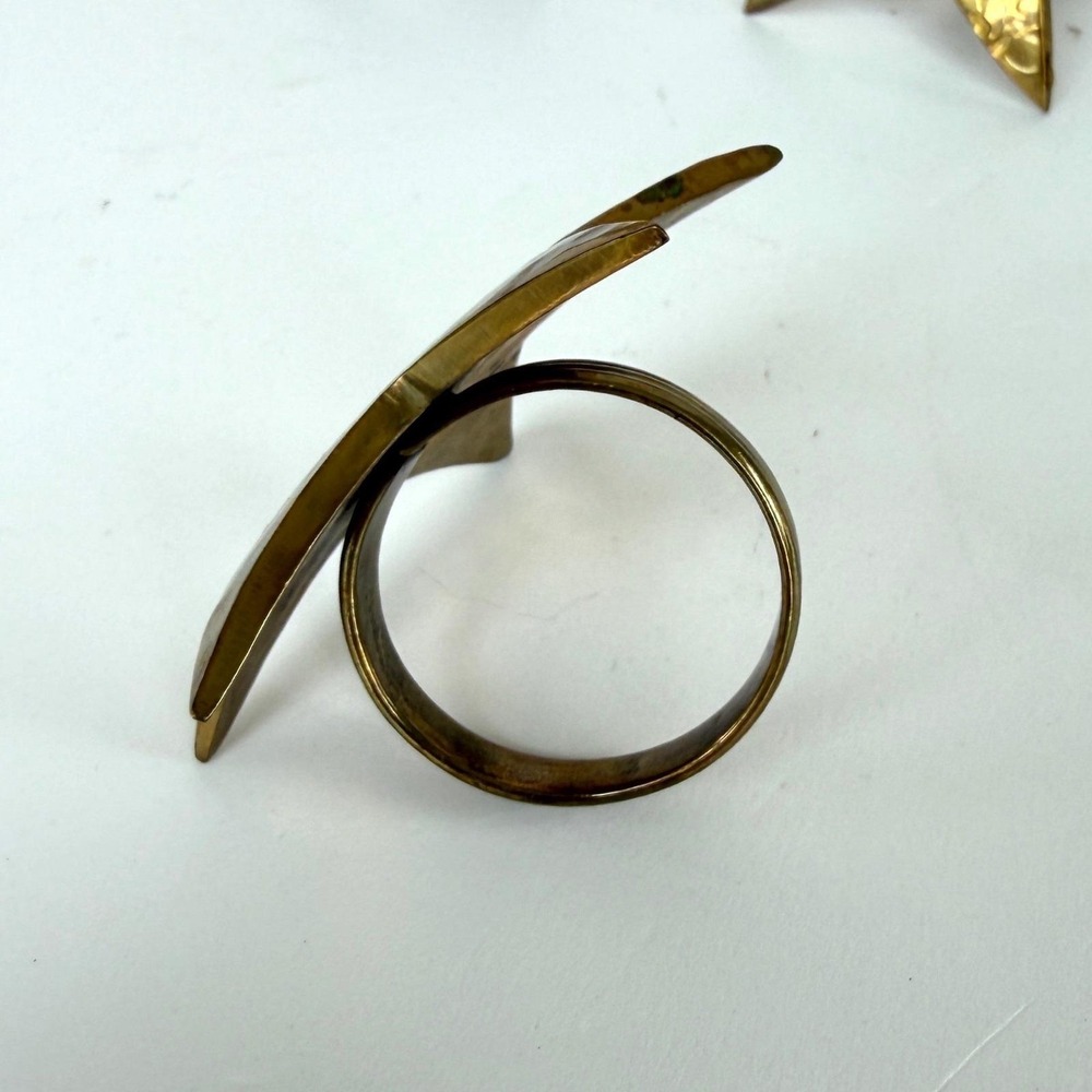 Vintage Hammered Brass Star Napkin Rings Set of 4 Made in India Celestial Decor - Picture 4 of 8